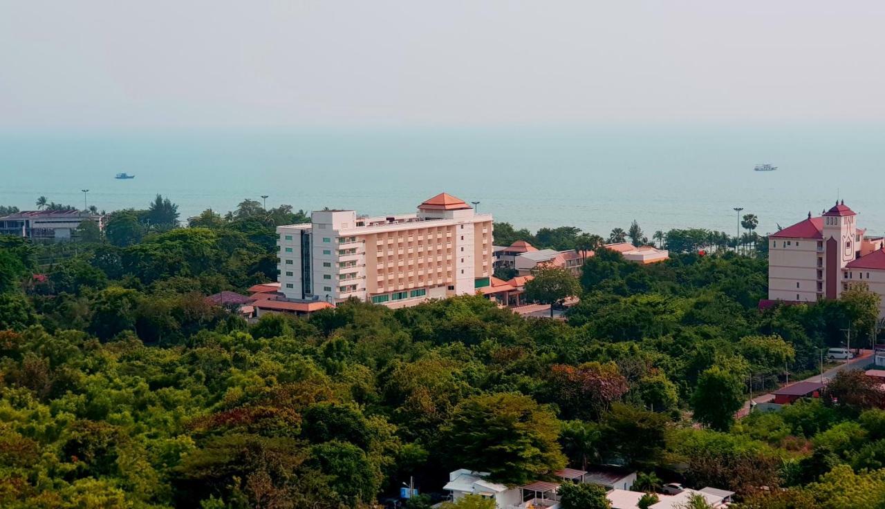 Dusit Grand Condo View Jomtien Beach Exterior photo